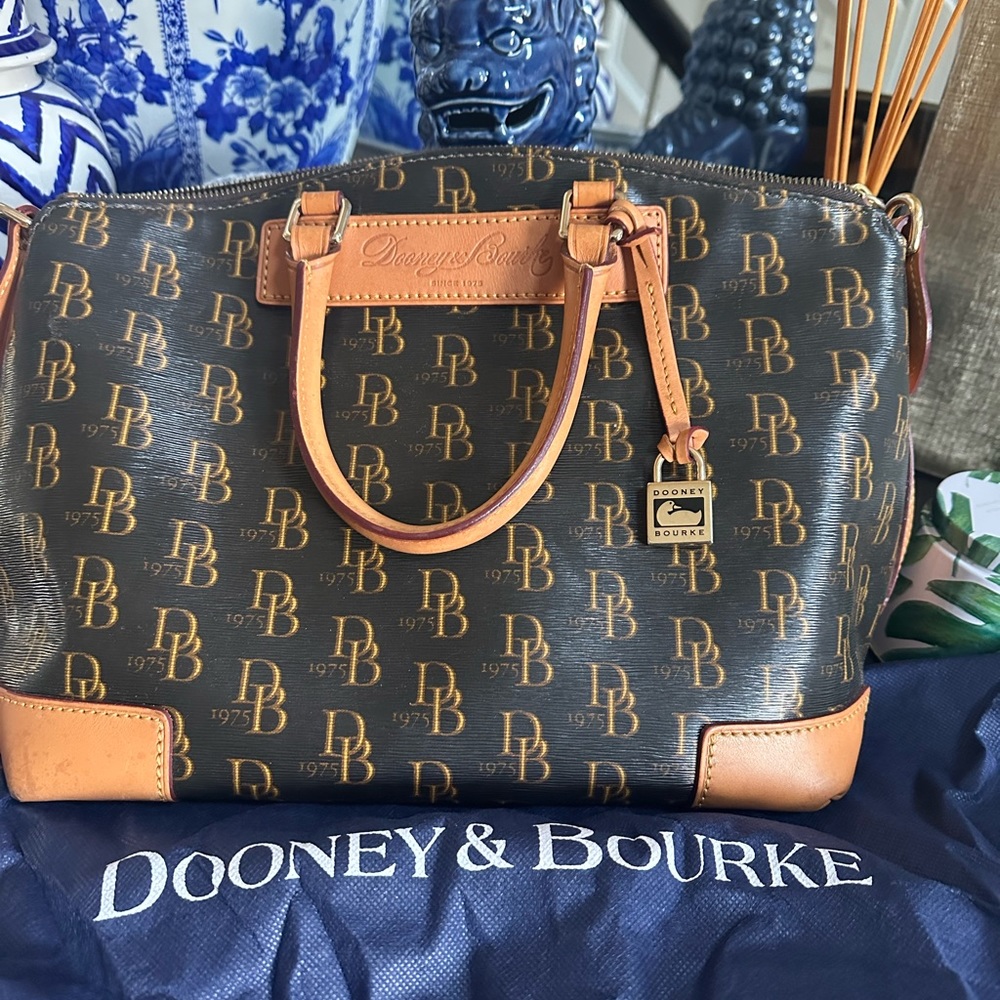 Dooney & Bourke cross body purse